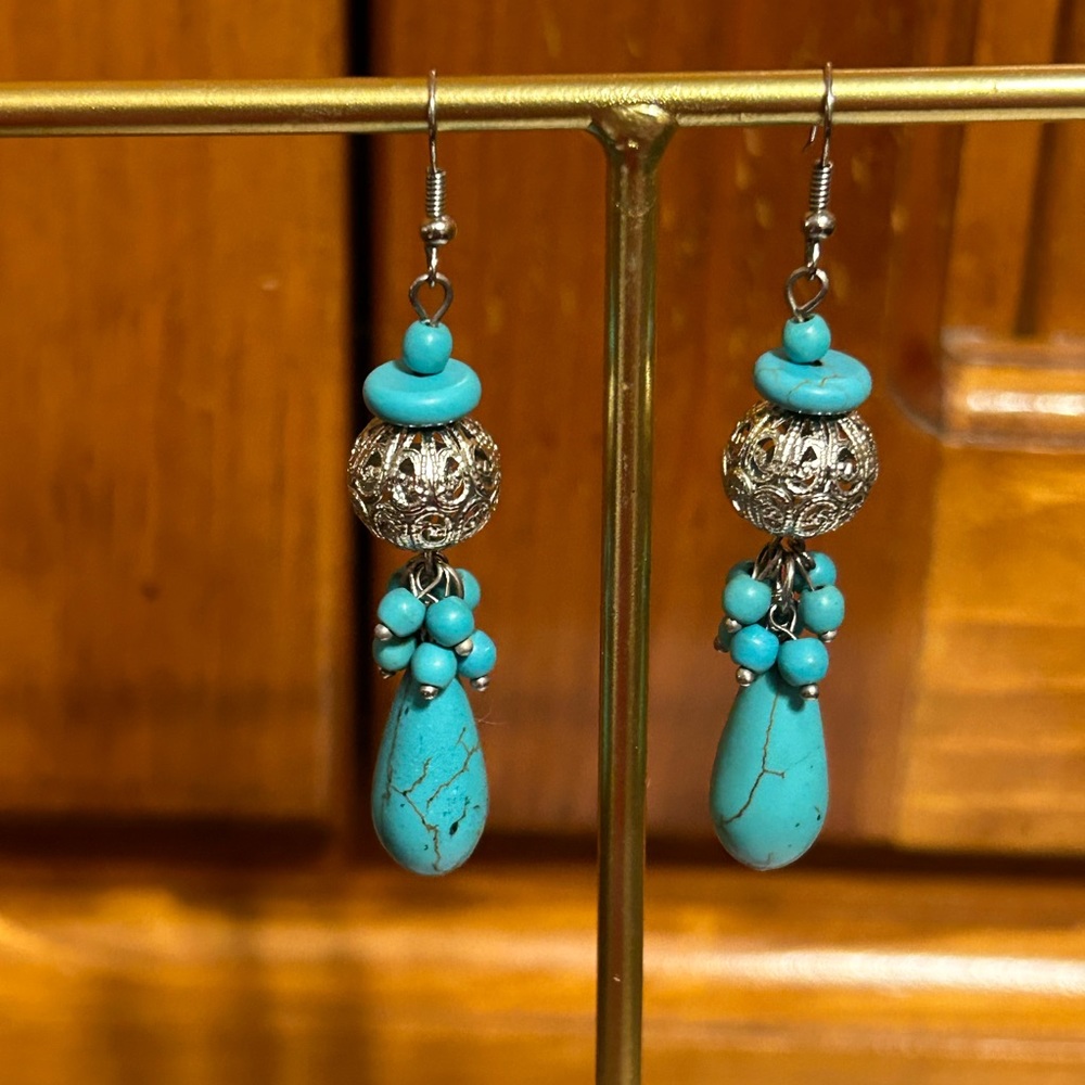 Turquoise drop earrings. Fish earring for pierced ear